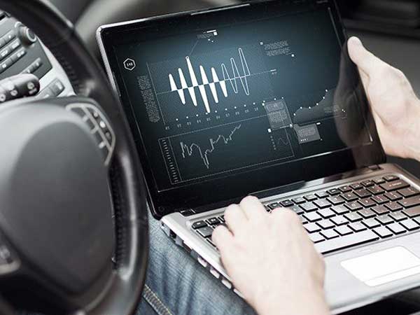 Diagnosi-elettroniche-valutazione-auto
