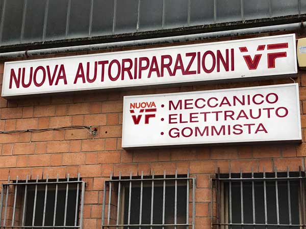 Meccanico-per-tagliandi-certificati-Modena
